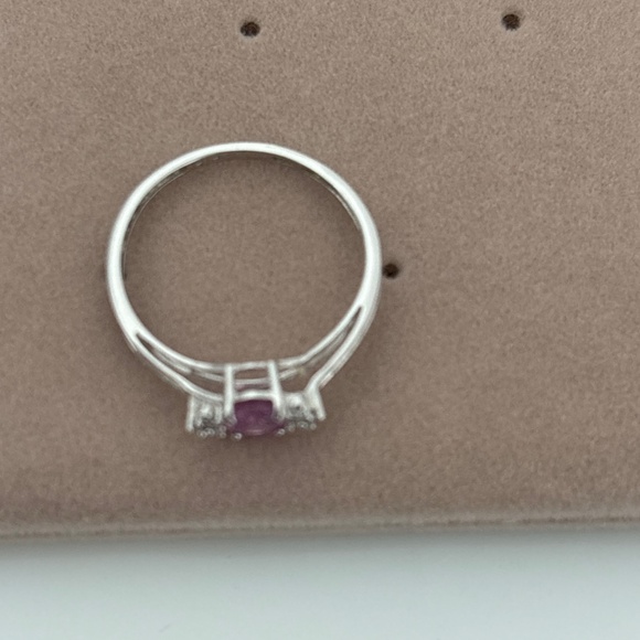 Small Pink Stone Ring New! Size 6 - Picture 3 of 3